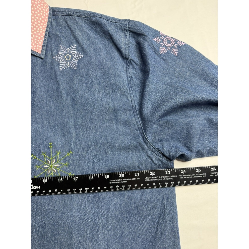 Lighthouse Apparel Women's Blue Denim Top Size L Embroidered Snowman Snowflake - Picture 9 of 11